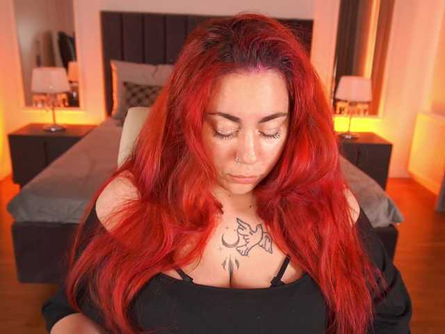 AmazonkaStarrr live cam on BongaCams