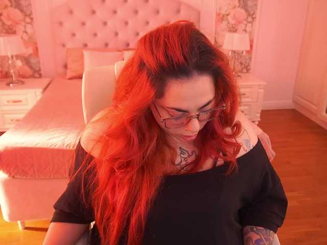AmazonkaStarrr live cam on BongaCams