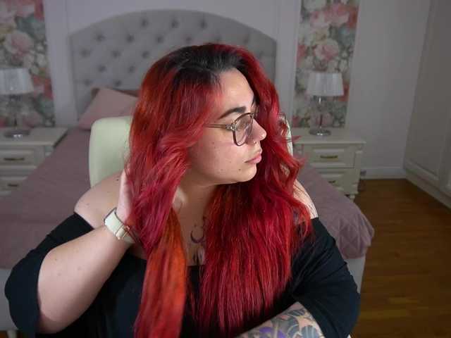 AmazonkaStarrr live webcam show