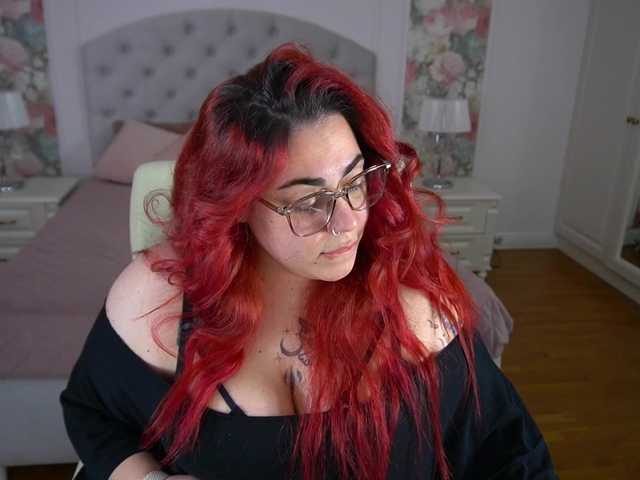 AmazonkaStarrr live webcam show