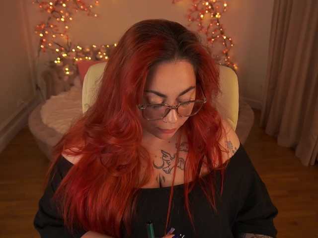 AmazonkaStarrr live cam on BongaCams