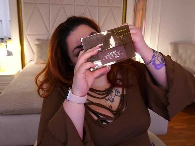 AmazonkaStarrr's BongaCams show and profile