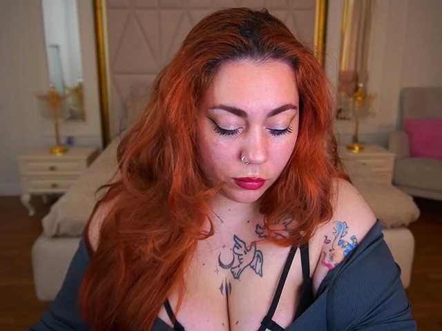 AmazonkaStarrr live cam on BongaCams