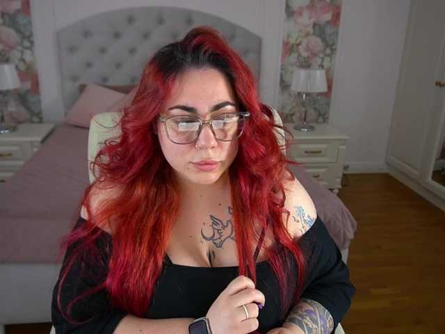 AmazonkaStarrr live webcam show