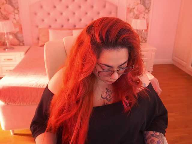 AmazonkaStarrr live cam on BongaCams