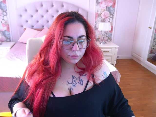 AmazonkaStarrr live webcam show