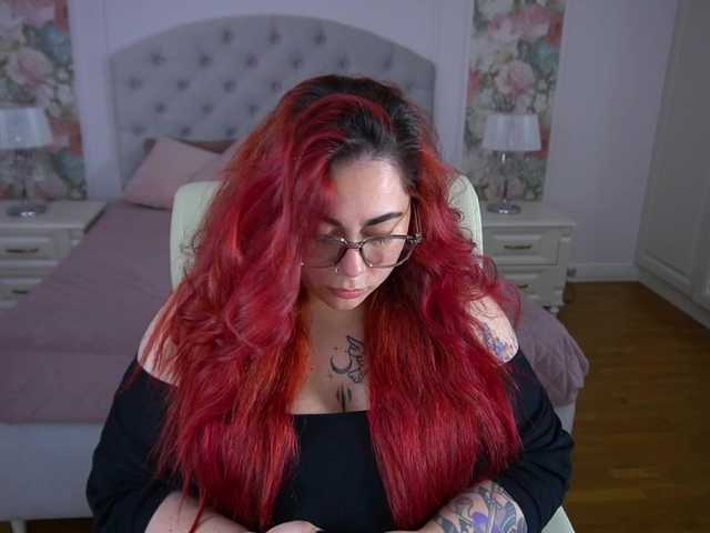 AmazonkaStarrr live webcam show