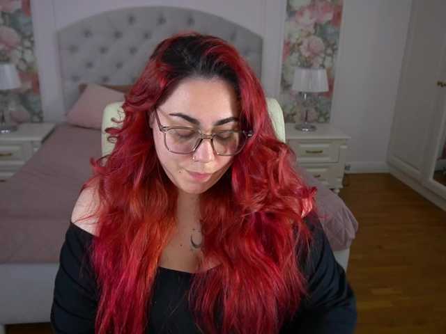 AmazonkaStarrr live webcam show