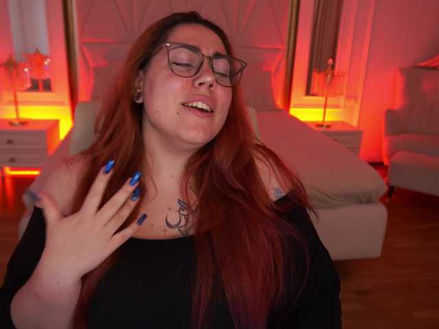AmazonkaStarrr live cam on BongaCams