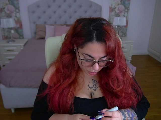 AmazonkaStarrr live cam on BongaCams