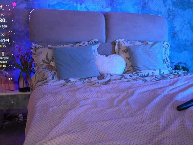 KiraRoxx, en directo ahora en BongaCams