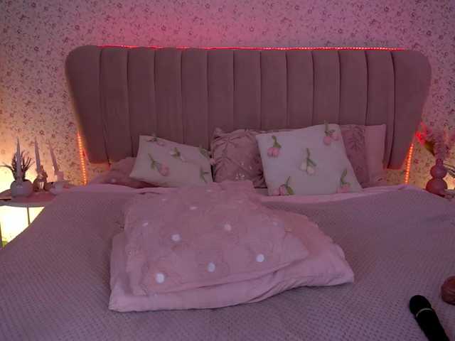 KiraRoxx live cam on BongaCams
