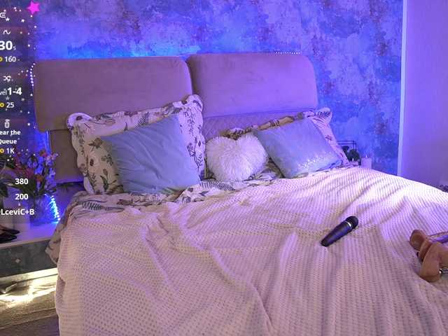 KiraRoxx live cam on BongaCams
