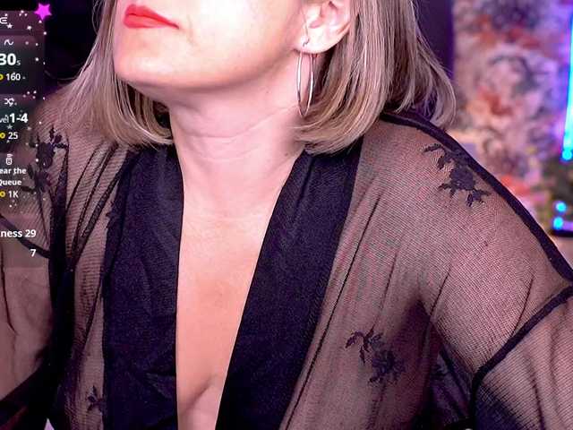 KiraRoxx live cam on BongaCams