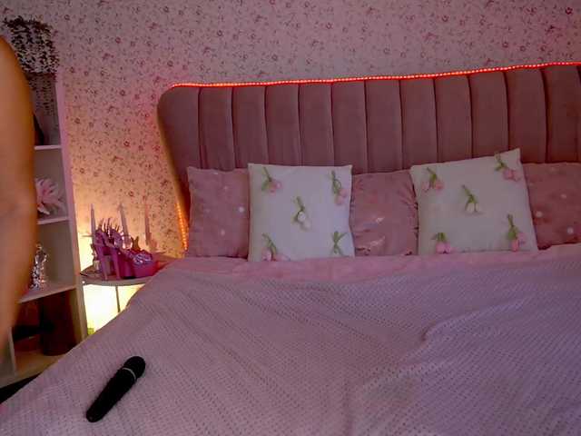 KiraRoxx live cam on BongaCams