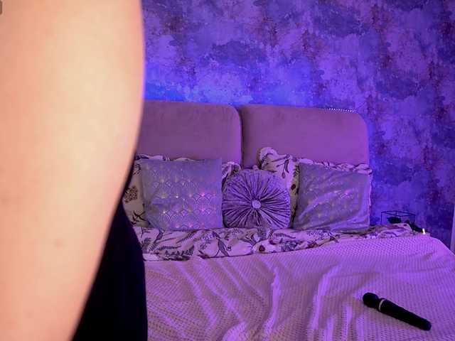 KiraRoxx's BongaCams show and profile