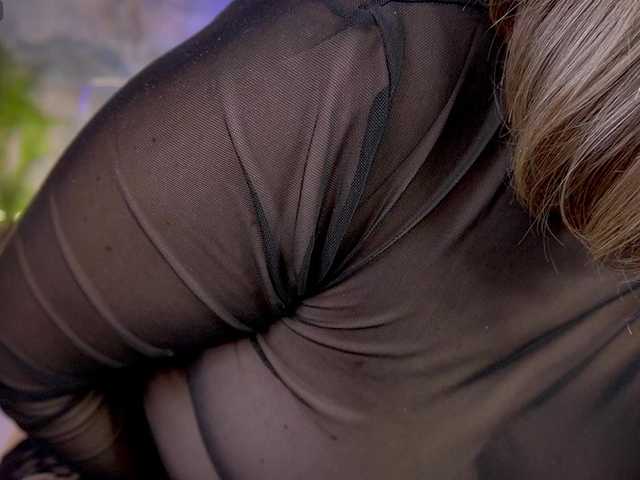 KiraRoxx's BongaCams profile