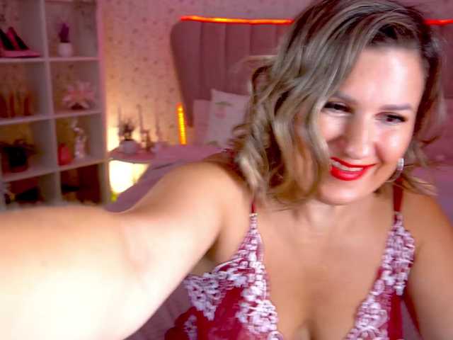 KiraRoxx live webcam show