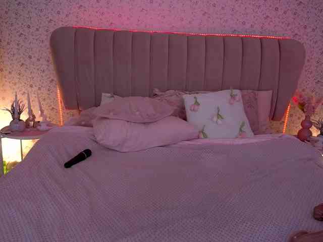 KiraRoxx webcam