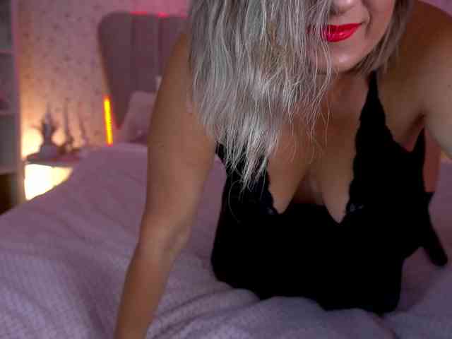 KiraRoxx webcam
