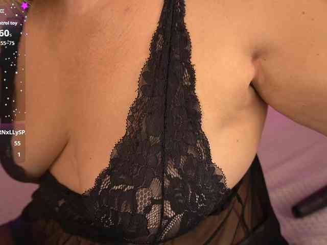 KiraRoxx webcam