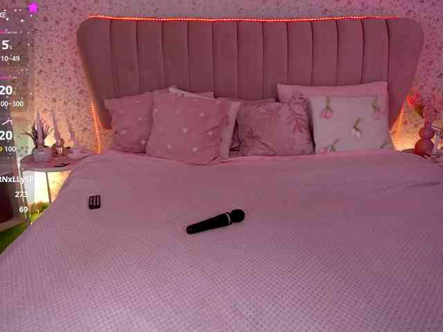 KiraRoxx webcam