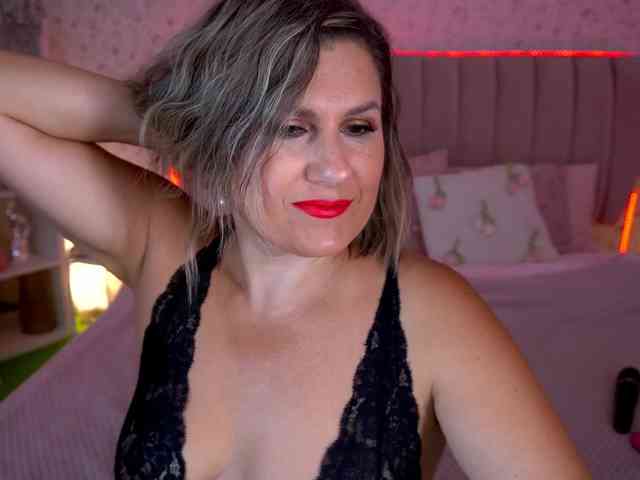 KiraRoxx webcam