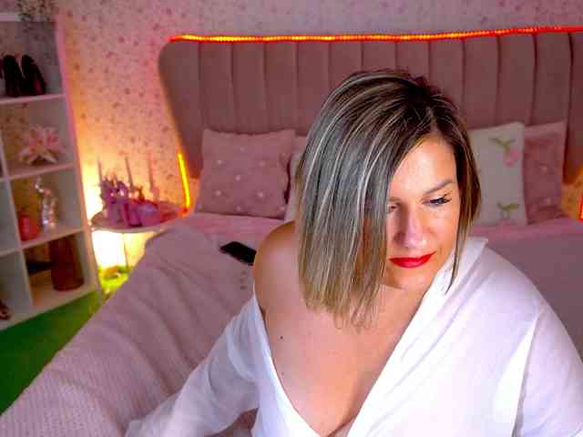 KiraRoxx Sex Cam Show