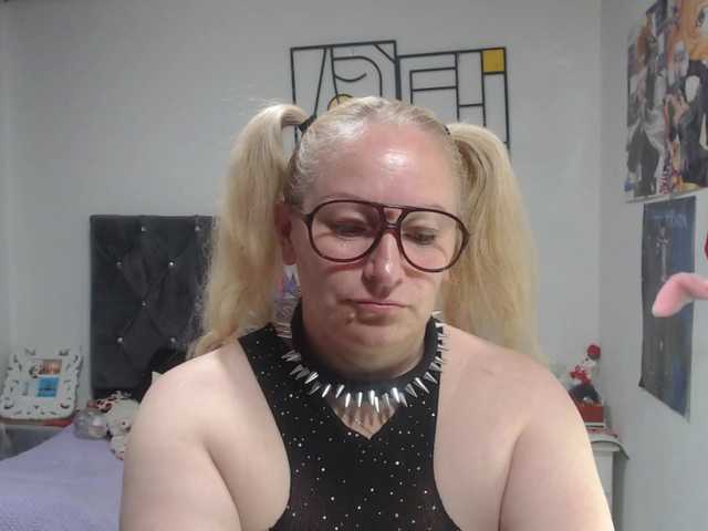 emperatrizfuckass live cam on BongaCams