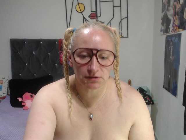 emperatrizfuckass live cam on BongaCams
