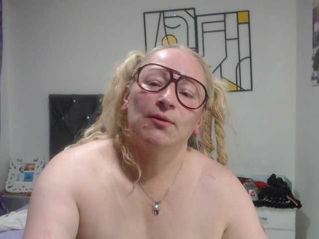 emperatrizfuckass live cam on BongaCams