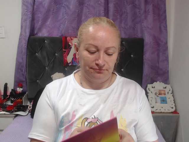 emperatrizfuckass live cam on BongaCams