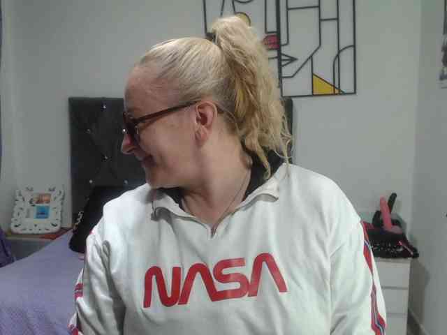 emperatrizfuckass webcam