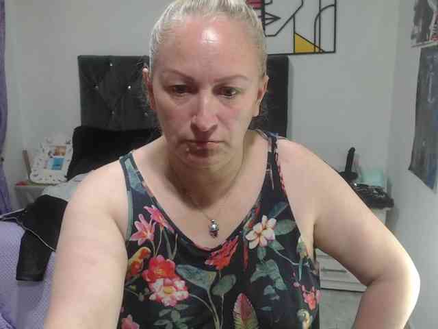 emperatrizfuckass webcam