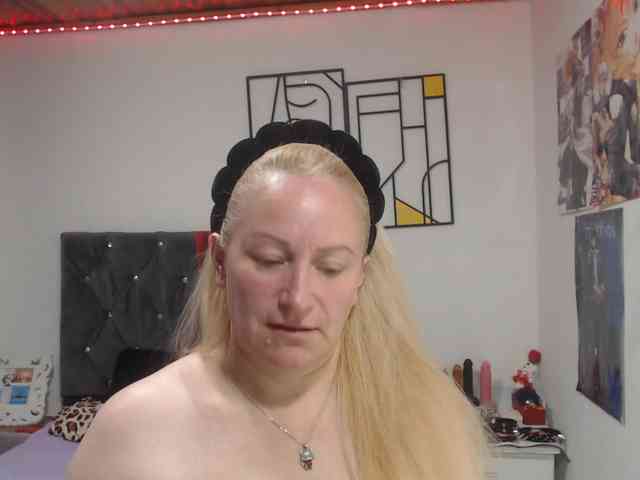 emperatrizfuckass webcam