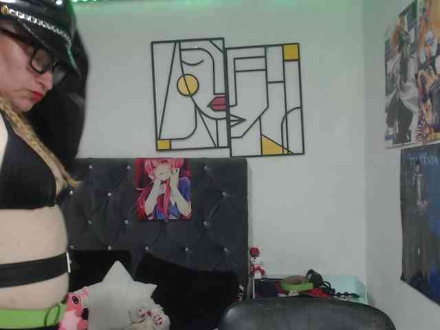 emperatrizfuckass webcam