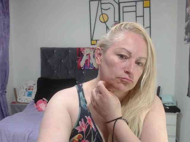 emperatrizfuckass webcam
