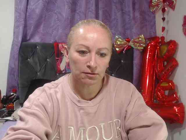 emperatrizfuckass webcam