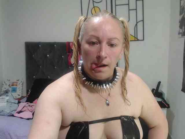 emperatrizfuckass