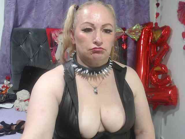 emperatrizfuckass webcam