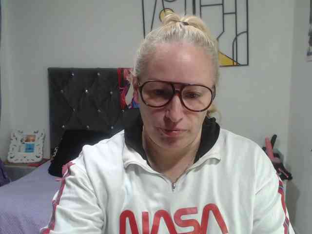 emperatrizfuckass webcam