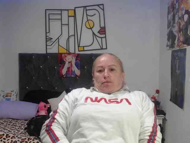 emperatrizfuckass webcam