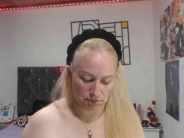 emperatrizfuckass webcam
