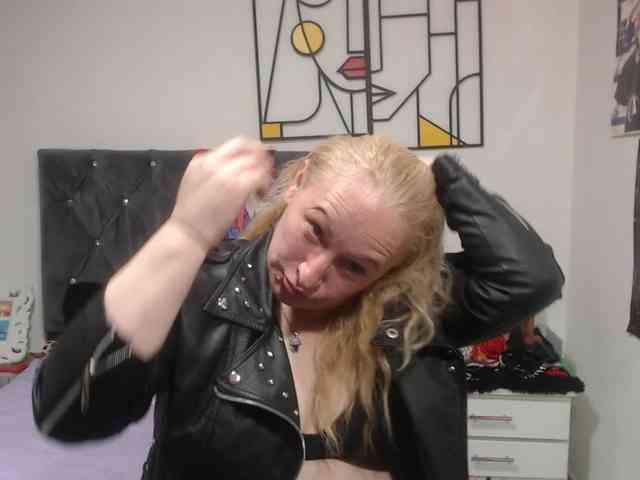 emperatrizfuckass webcam