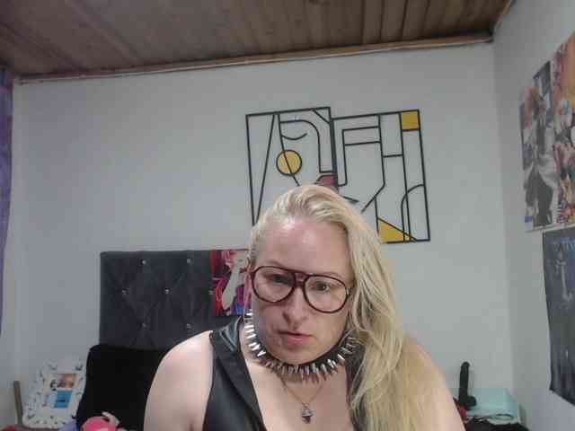 emperatrizfuckass webcam