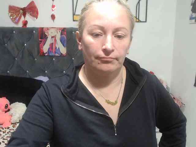 emperatrizfuckass webcam