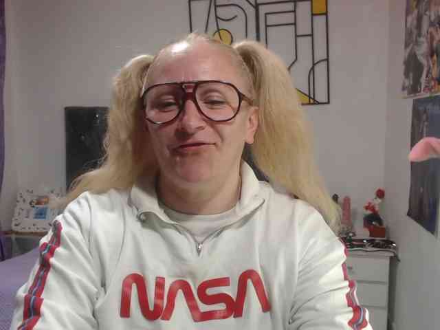 emperatrizfuckass webcam