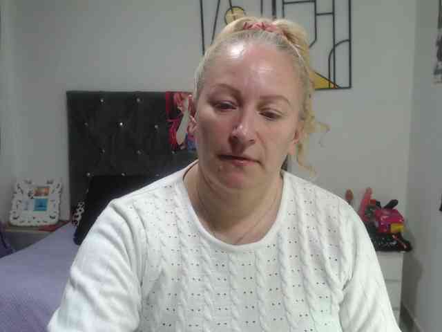 emperatrizfuckass webcam