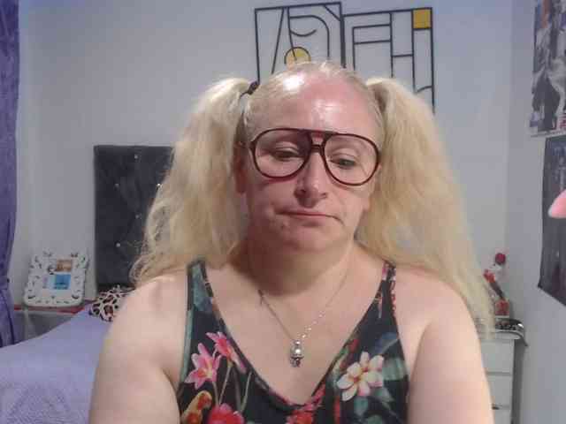 emperatrizfuckass webcam