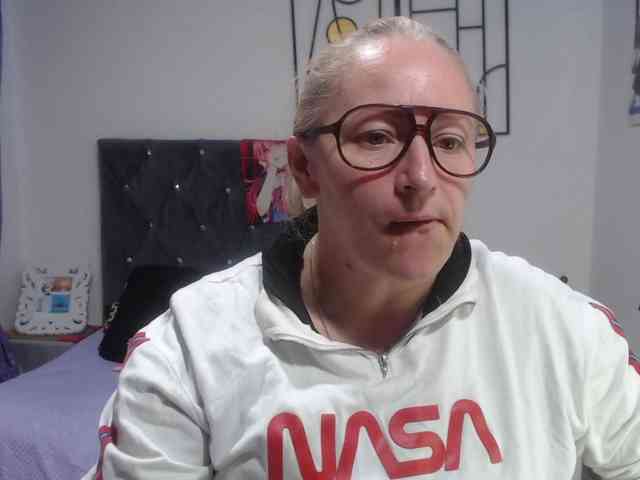 emperatrizfuckass webcam